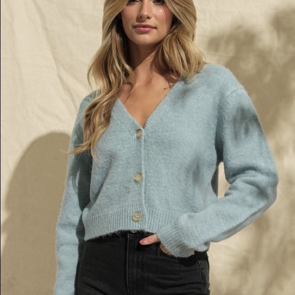 Sweaters - 🦋 BECKA BLUE V-NECK CARDIGAN